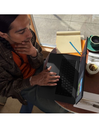 14in-macbook-pro-m3-pro-chip-12-8.jpg