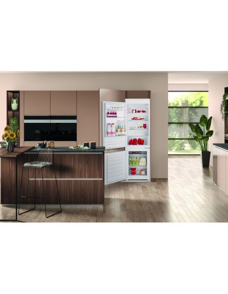 fr-hotpoint-bcb-7030-s-e-3.jpg