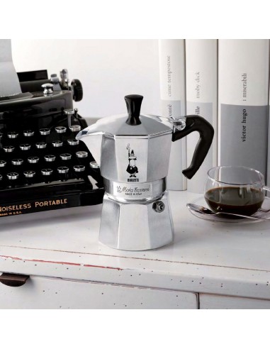 caffettiera-moka-express-2tz-0001168-10.jpg