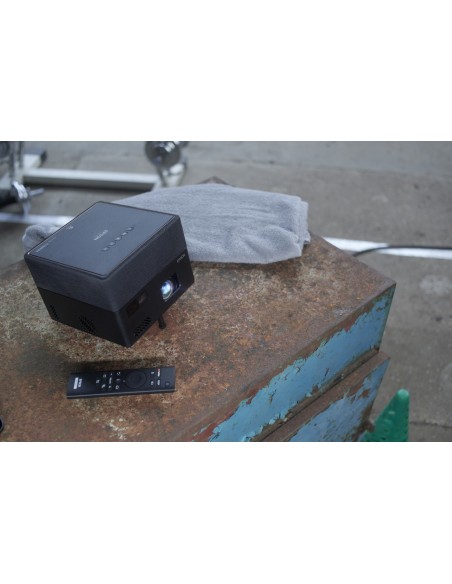 epson-videoproiettore-ef-12-20.jpg
