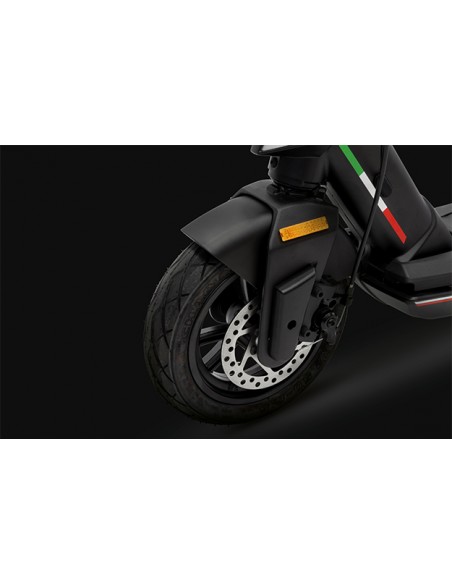 ducati-e-scooter-pro-iii-advsafety-10.jpg