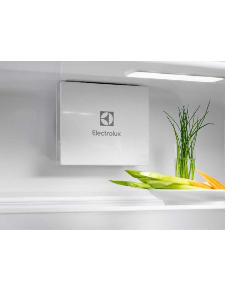 fr-combi-electrolux-kng7te75s-7.jpg