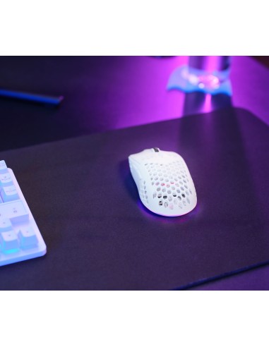 trust-mouse-gxt-929w-helox-gaming-wirele25390-gxt-929w-helox-ultra-lightweight-wireless-9.jpg